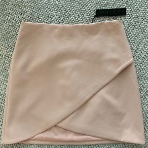 NWT ALICE AND OLIVIA mini skirt